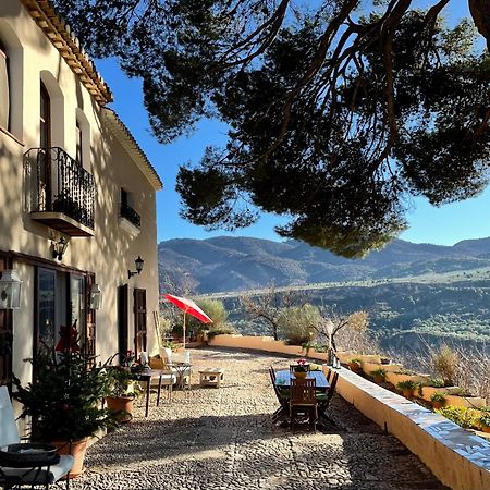 Cortijo El Pino Retreat Bed & Breakfast Albunuelas ภายนอก รูปภาพ