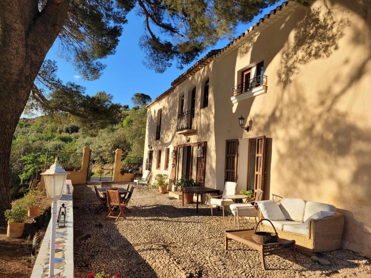 Cortijo El Pino Retreat Bed & Breakfast Albunuelas ภายนอก รูปภาพ