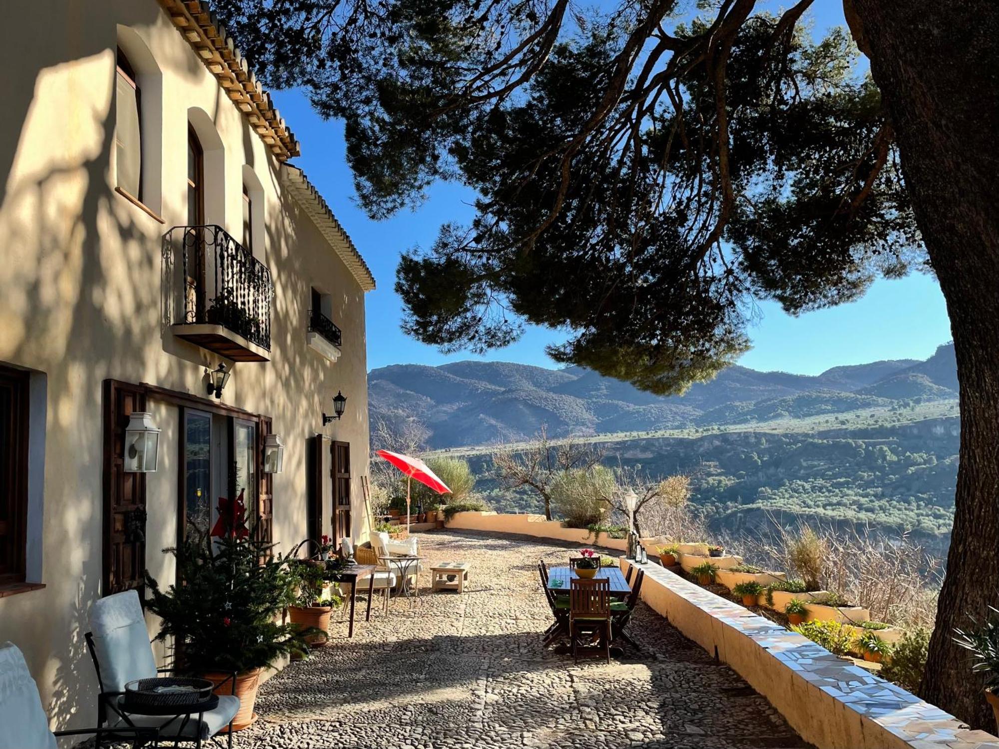 Cortijo El Pino Retreat Bed & Breakfast Albunuelas ภายนอก รูปภาพ