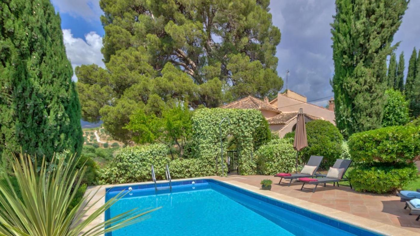 Cortijo El Pino Retreat Bed & Breakfast Albunuelas ภายนอก รูปภาพ