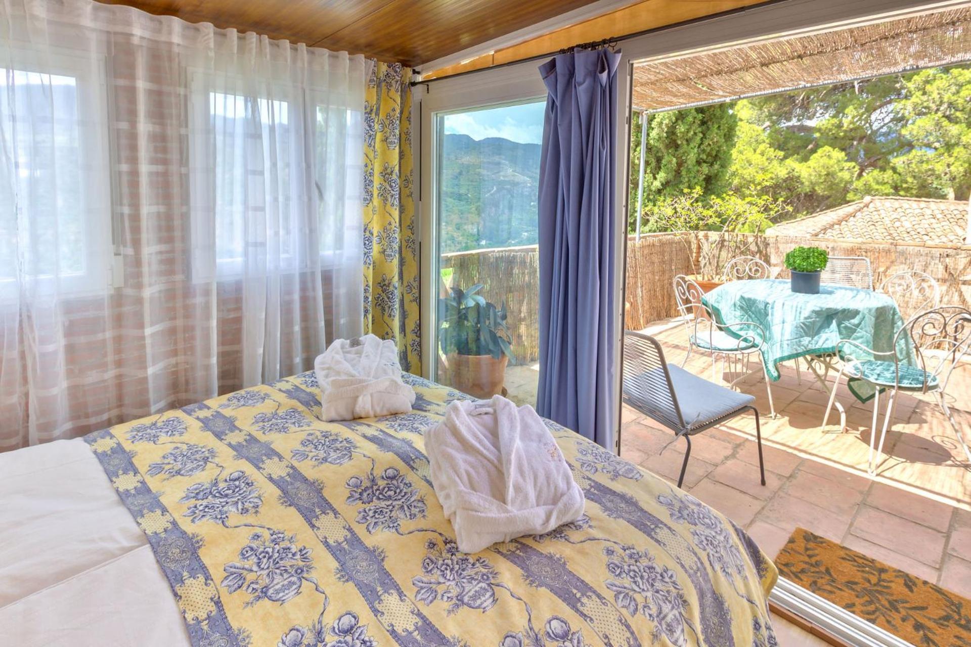 Cortijo El Pino Retreat Bed & Breakfast Albunuelas ภายนอก รูปภาพ