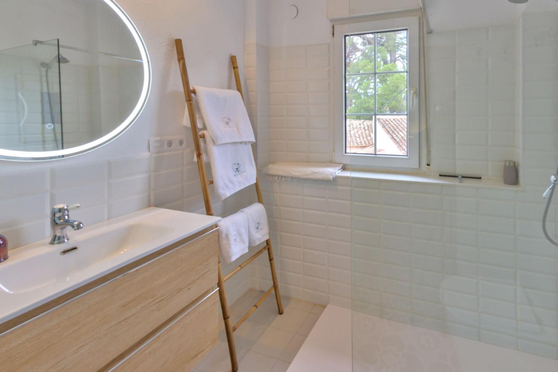 Cortijo El Pino Retreat Bed & Breakfast Albunuelas ภายนอก รูปภาพ