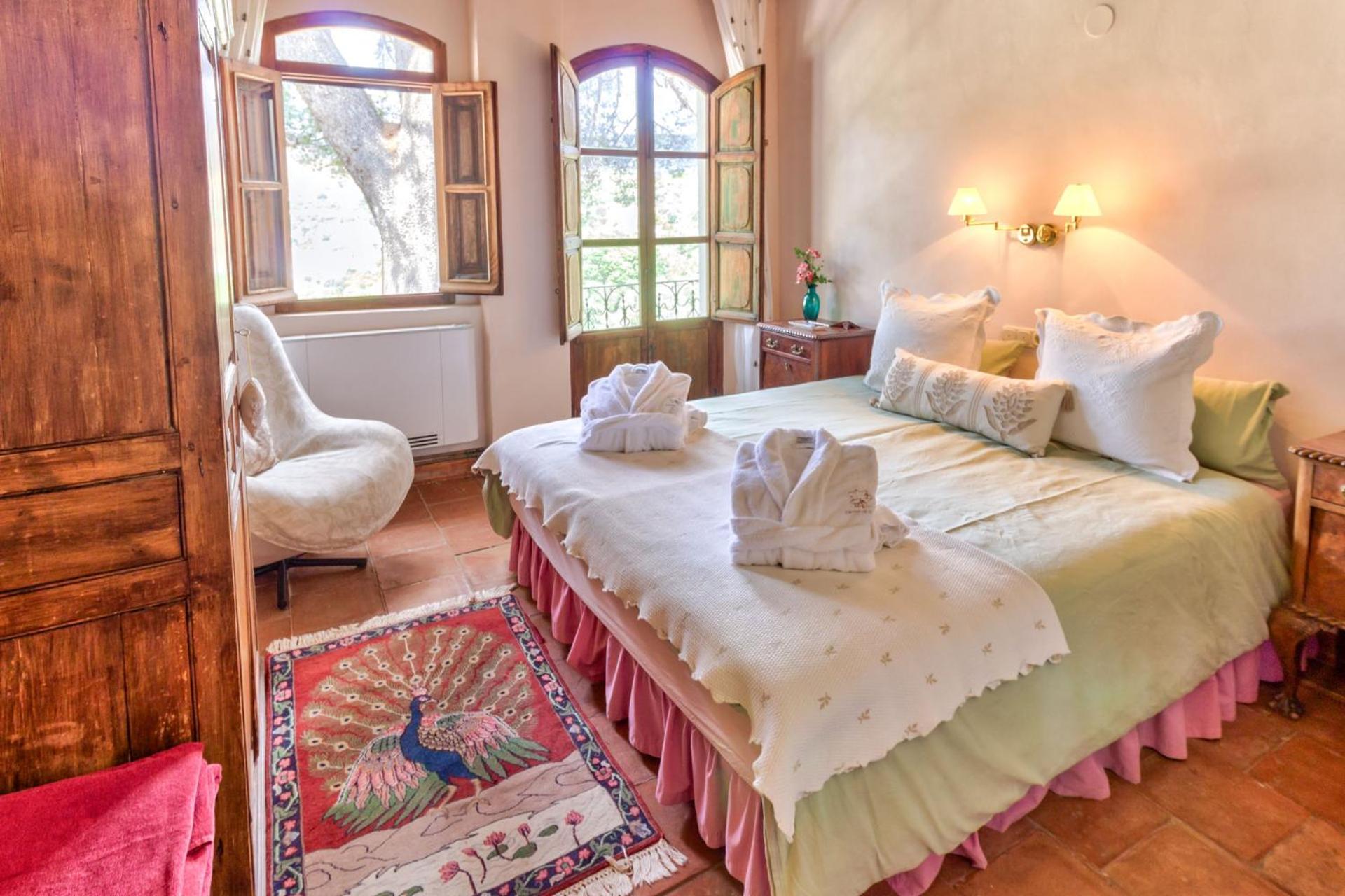 Cortijo El Pino Retreat Bed & Breakfast Albunuelas ภายนอก รูปภาพ